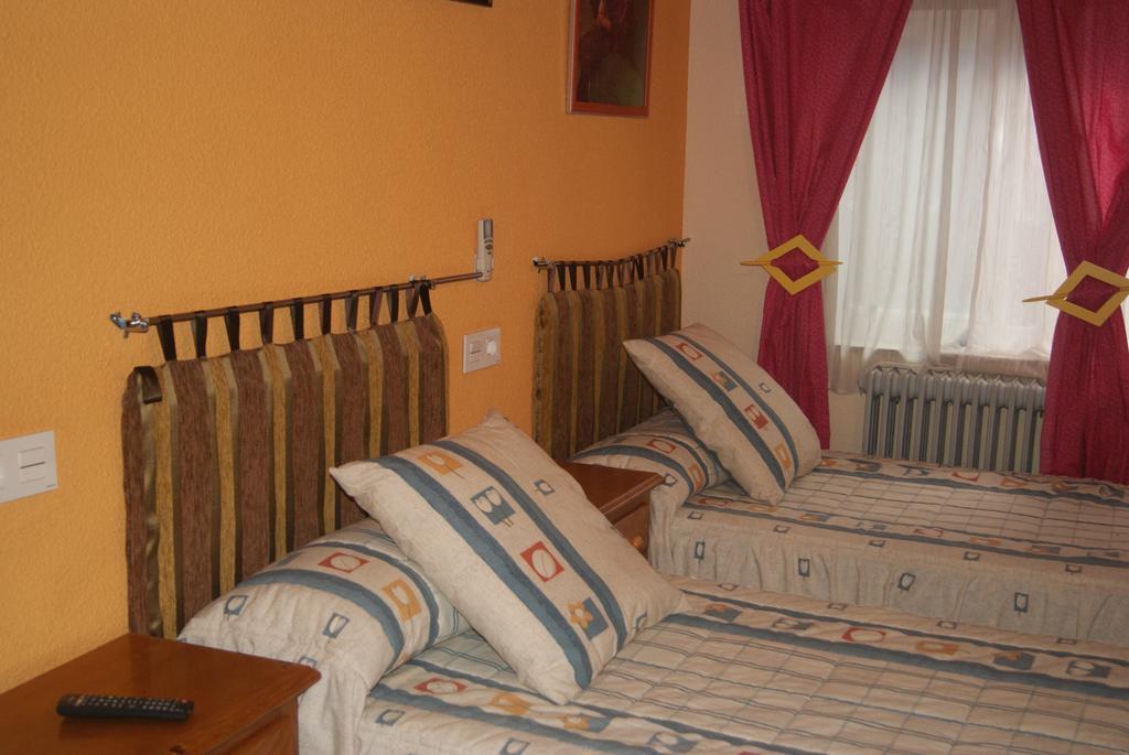 Pension Restaurante La Liebre Саламанка Екстериор снимка